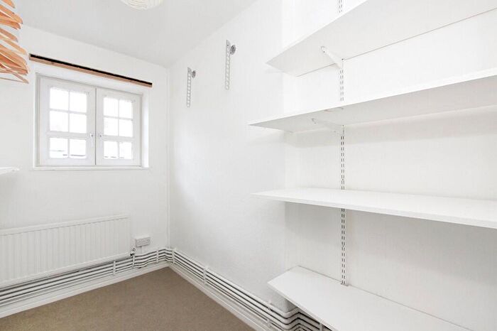 2 Bedroom Apartment To Rent In Cyrus House, Clerkenwell, EC1V