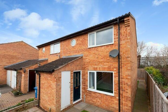 2 Bedroom Semi-Detached House To Rent In Isis Avenue, Bicester, OX26