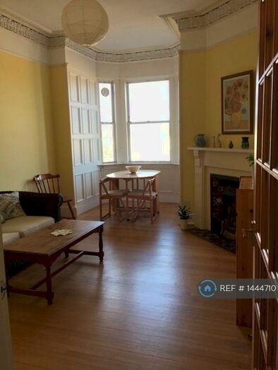 2 Bedroom Flat To Rent In Piershill Place, Edinburgh, EH8
