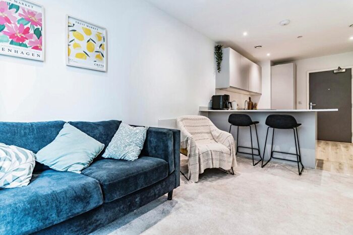 1 Bedroom Apartment For Sale In Wharf End, Trafford Park, Manchester, M17