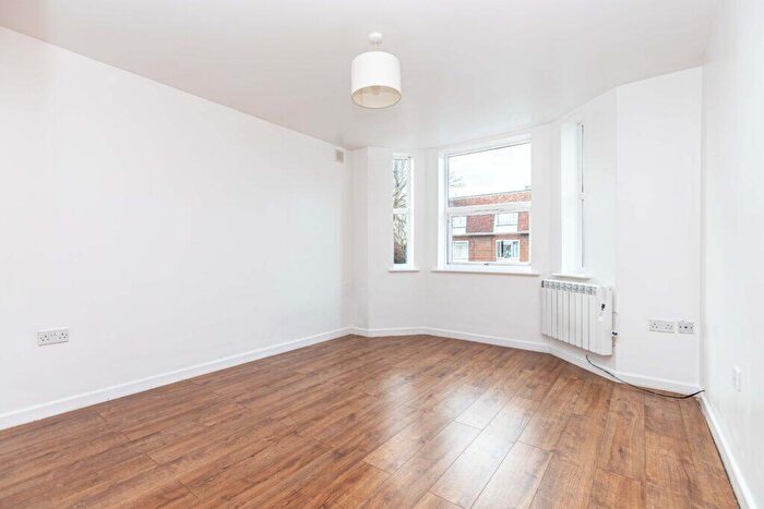 2 Bedroom Property For Sale In Holdenhurst Road, Bournemouth, BH8