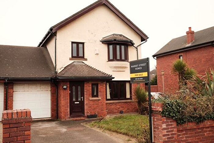 3 Bedroom Link Detached House For Sale In Deneshey Road, CH47