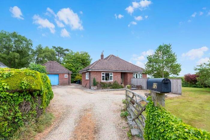 2 Bedroom Detached Bungalow For Sale In Glyn Place, East Melbury, Shaftesbury, SP7