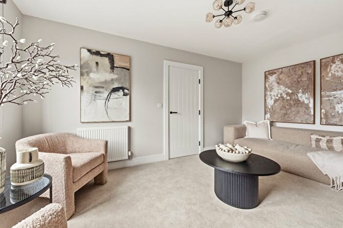 3 Bedroom Semi-Detached House For Sale In The Moorings, Reddingmuirhead, Falkirk, Stirlingshire, FK2