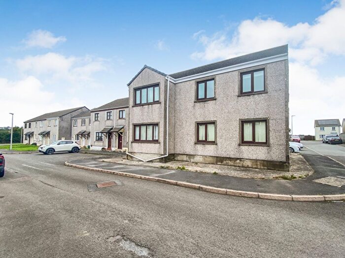 3 Bedroom Flat For Sale In Howells Close, Monkton, Pembroke, SA71