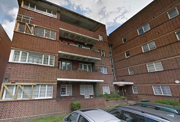 2 Bedroom Flat To Rent In Herne Hill, London, SE24