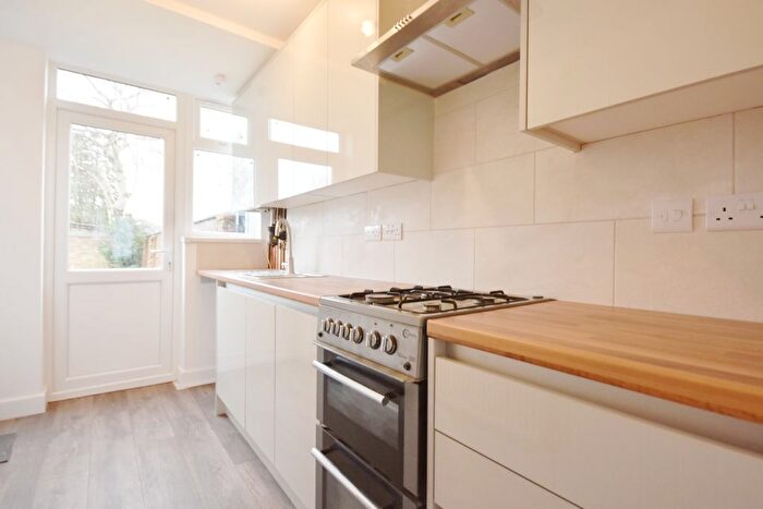 3 Bedroom Semi-Detached House To Rent In Middlecotes, Coventry, CV4