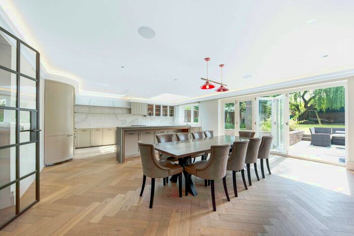 6 Bedroom Property To Rent In Bathgate Road, London, SW19