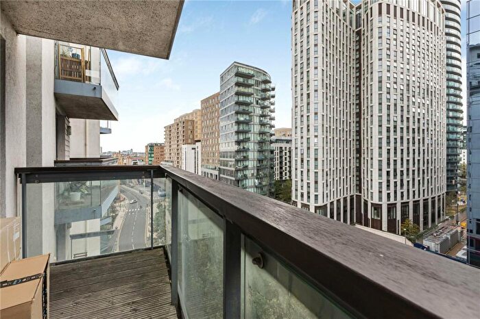 2 Bedroom Apartment To Rent In Limeharbour, London, E14