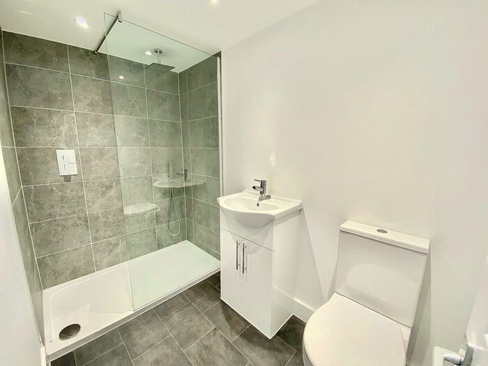 2 Bedroom Flat To Rent In London Road, Benfleet, SS7