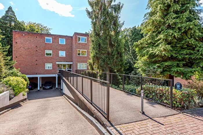 2 Bedroom Flat To Rent In Cardwell Crescent, Ascot, SL5