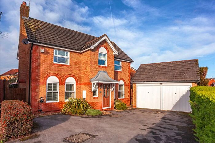4 Bedroom Detached House For Sale In Hurricane Way, Woodley, Berkshire, RG5