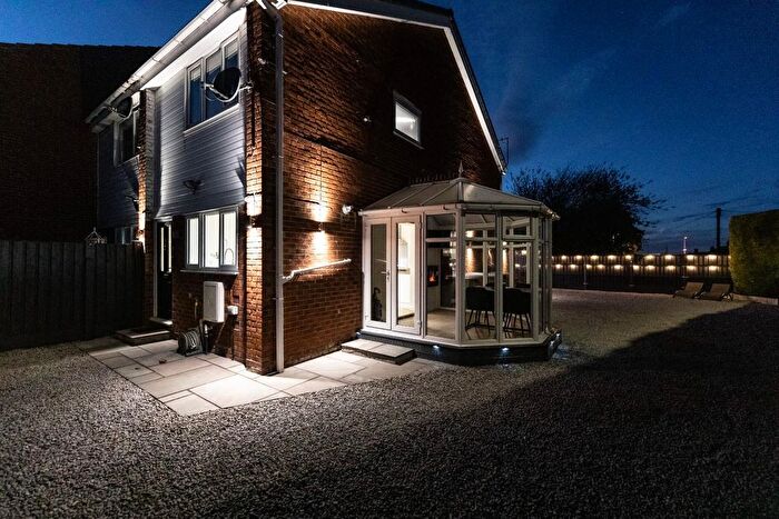 2 Bedroom End Terrace House For Sale In Mill View, Knottingley, WF11