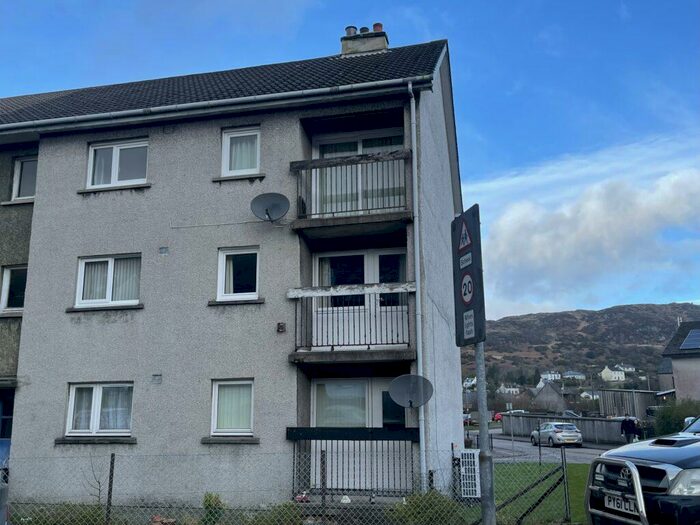 2 Bedroom Flat For Sale In Easfield, Tarbert, Argyll, PA29