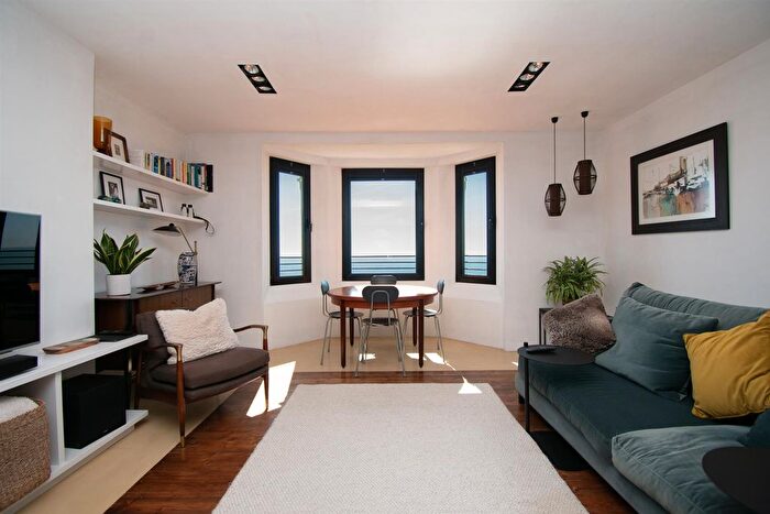 3 Bedroom Flat For Sale In West Hill Road, St. Leonards-On-Sea, TN38