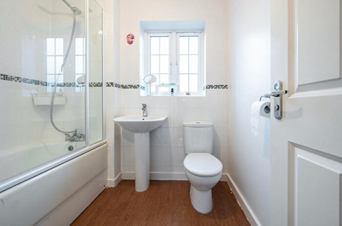 3 Bedroom Terraced House For Sale In Teeswater, Buckingham, MK18