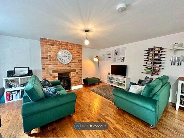 2 Bedroom Flat To Rent In Bull Inn Close, Weedon, Northampton, NN7