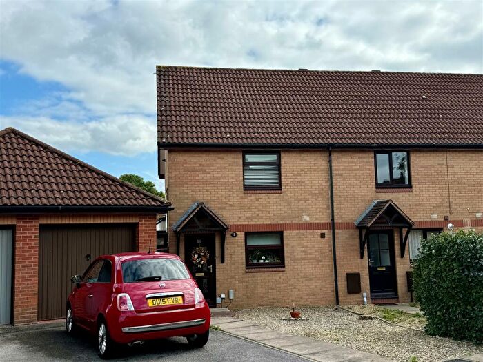 3 Bedroom End Of Terrace House To Rent In Valentine Lane, Chepstow, NP16