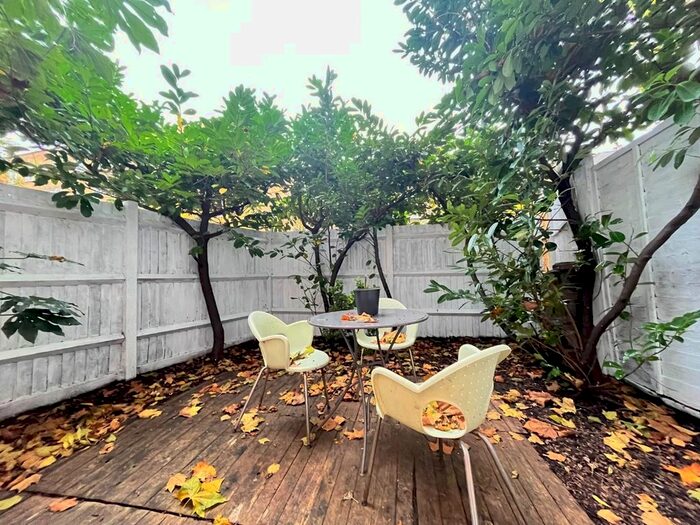 3 Bedroom Mews To Rent In Ickburgh Road, Hackney, E5