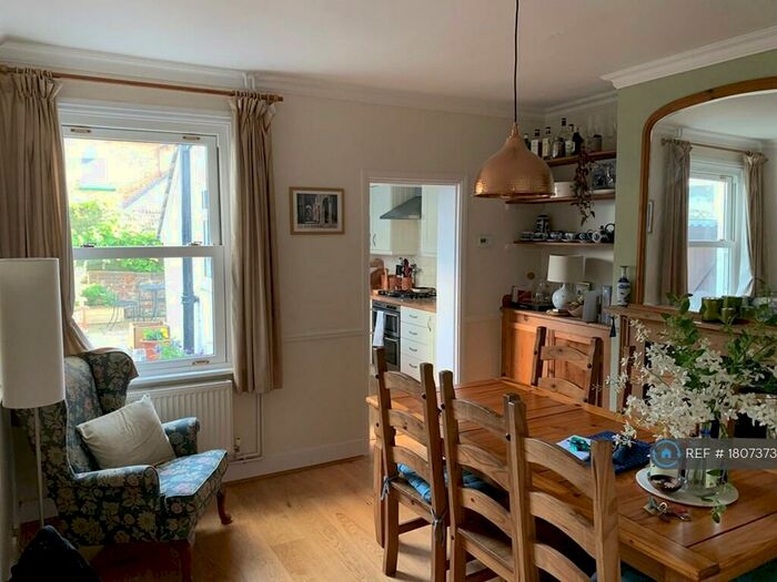 2 Bedroom Semi-Detached House To Rent In Queens Road, Guildford, GU1