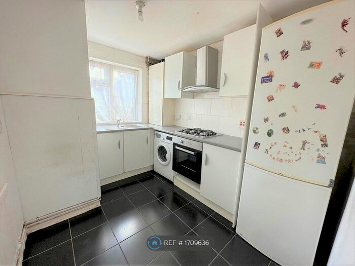 2 Bedroom Terraced House To Rent In Burrage Road, London, SE18