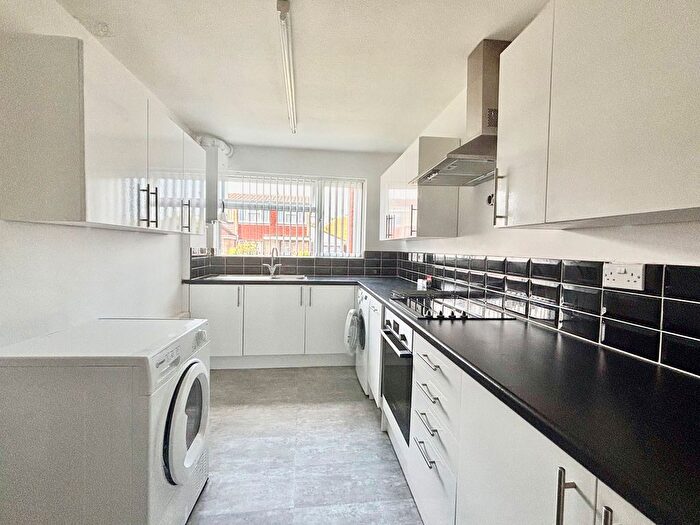 2 Bedroom Flat To Rent In Sedley Close, Gillingham, ME8