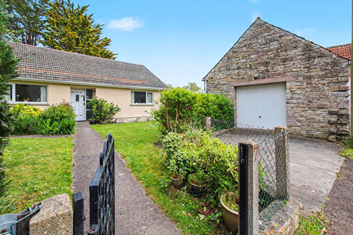 2 Bedroom Bungalow For Sale In South Street, Walton, BA16