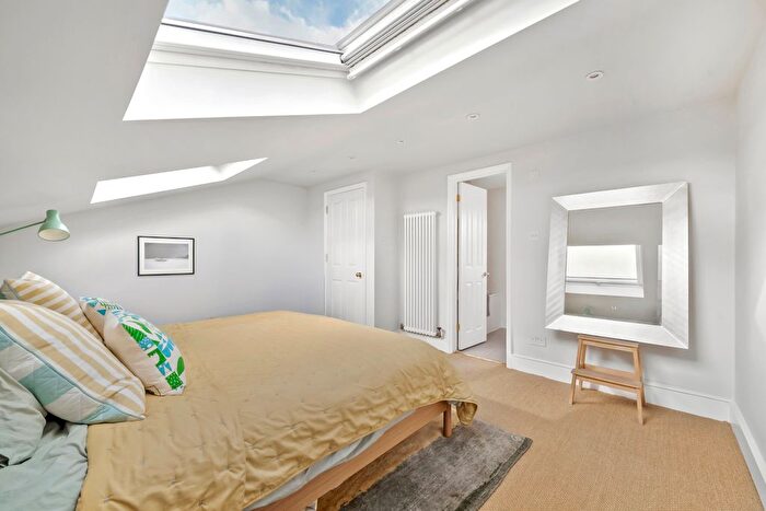 5 Bedroom Terraced House For Sale In Hollar Road, London, N16