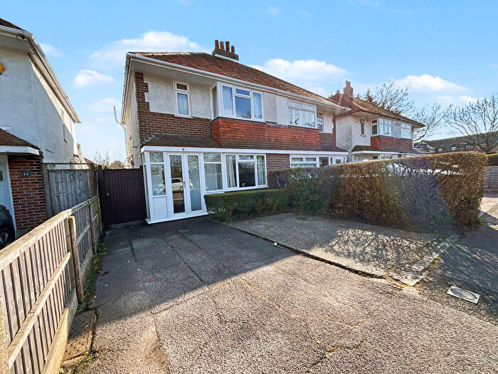 3 Bedroom Semi Detached House For Sale In Christchurch, BH23
