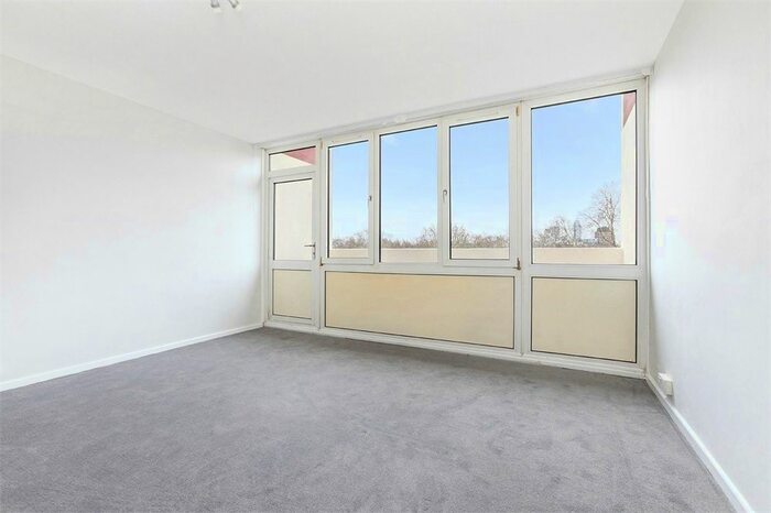 2 Bedroom Flat To Rent In Royal Street, London, SE1