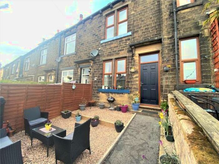 3 Bedroom House To Rent In Victoria Street, Oakworth, Keighley, BD22