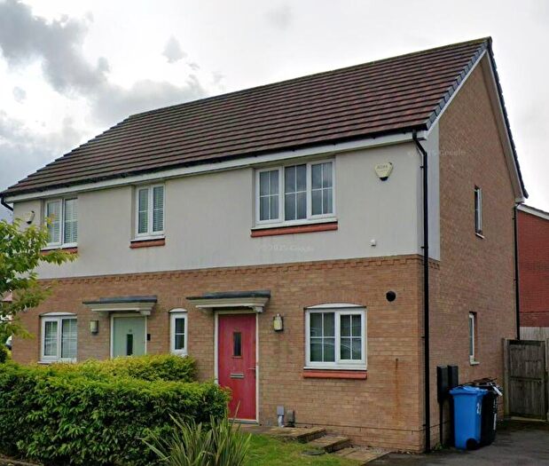 3 Bedroom Semi Detached House To Rent In Fernhurst Street, Oldham, Greater Manchester, OL1