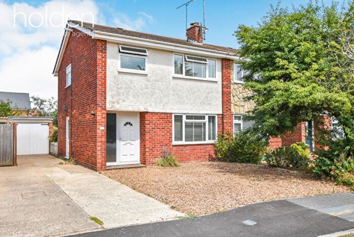 3 Bedroom Semi-Detached House For Sale In Heywood Way, Heybridge, CM9
