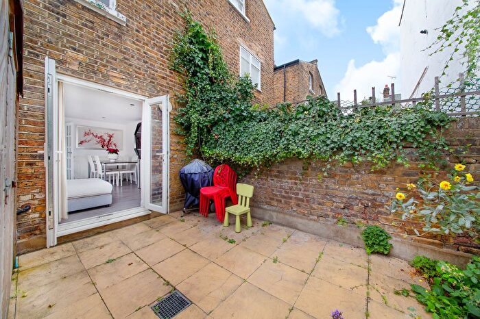2 Bedroom Flat For Sale In Prairie Street, Diamond Conservation Area, SW8