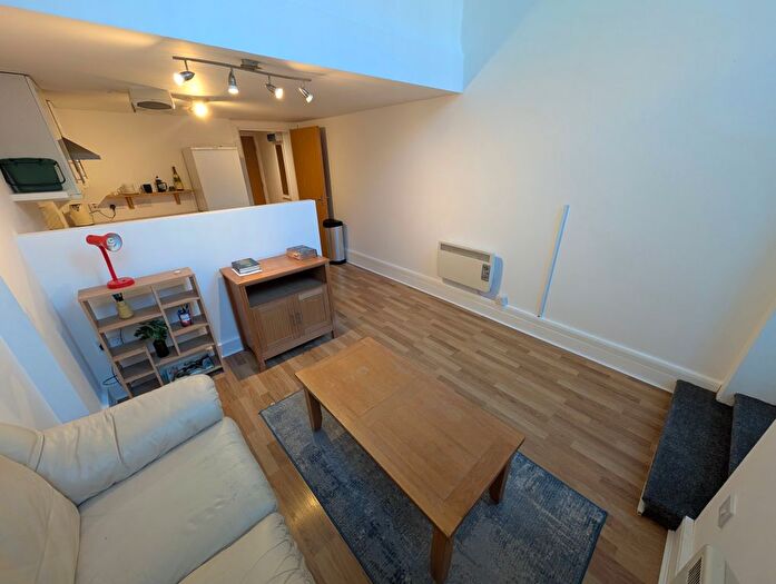 1 Bedroom Flat To Rent In Kilvey Terrace, Swansea, SA1