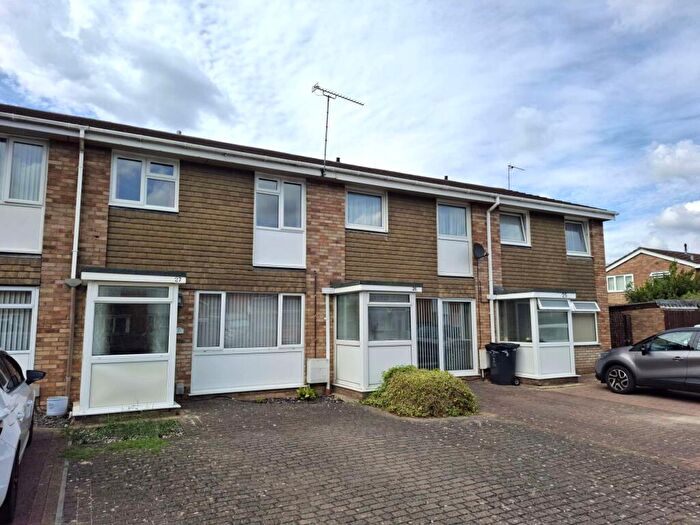 3 Bedroom Terraced House For Sale In Smitan Brook, Swindon, Wiltshire, SN3