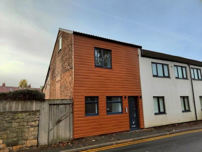 1 Bedroom Flat To Rent In Flanshaw Lane, Wakefield, WF2