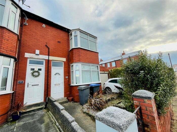 Houses for sale & to rent in FY3 8JG, Ingleway Avenue, Layton Blackpool