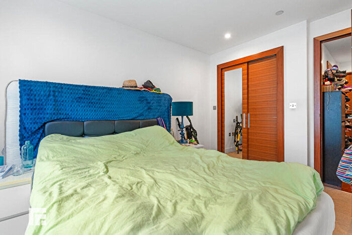 1 Bedroom Apartment For Sale In Hayes Apartments, The Hayes, Cardiff, CF10