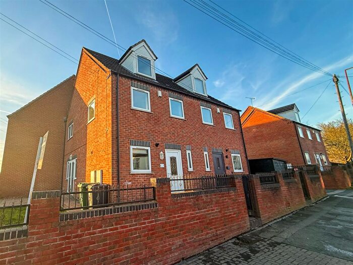 3 Bedroom Semi-Detached House For Sale In Derby Road, Ripley, DE5