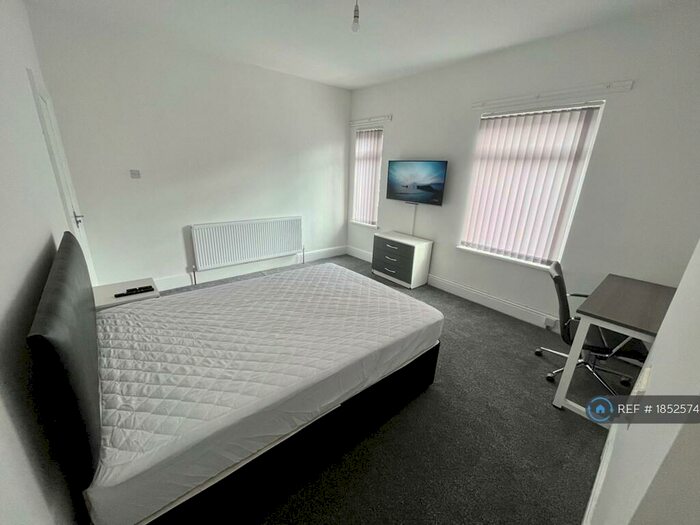 4 Bedroom Terraced House To Rent In Ashford Street, Stoke-On-Trent, ST4