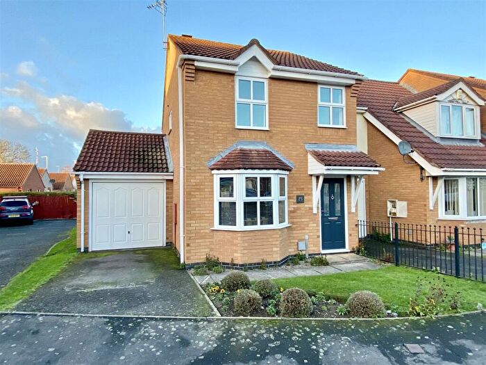 3 Bedroom Semi-Detached House For Sale In Windrush Drive, Hinckley, LE10