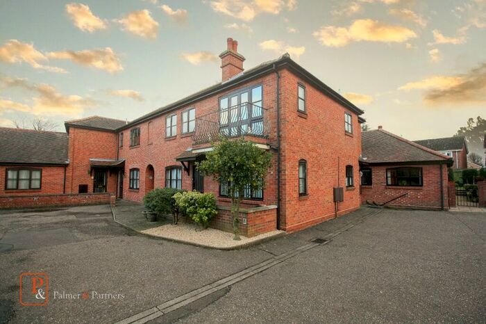 3 Bedroom Maisonette To Rent In Victoria Court, Lexden Road, Colchester, Essex, CO3