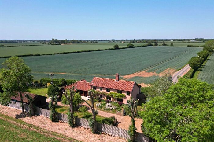 4 Bedroom Detached House For Sale In Lonely Road, Pulham St. Mary, IP21