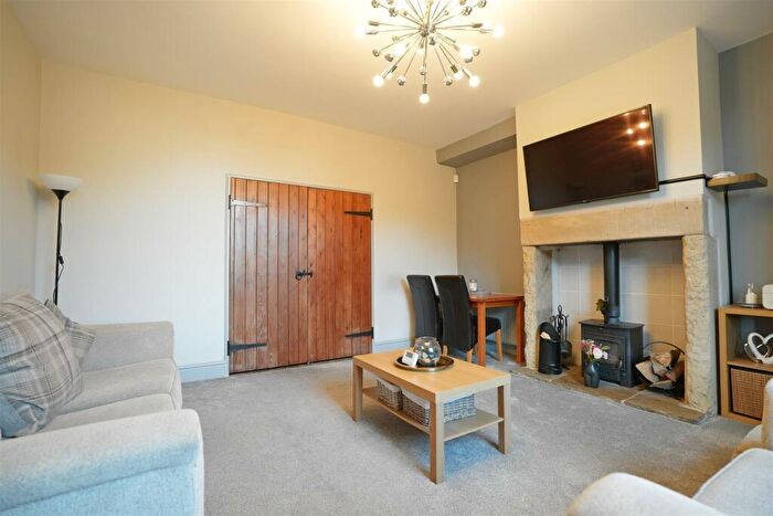 2 Bedroom Semi-Detached House For Sale In School Street, Greetland, HX4