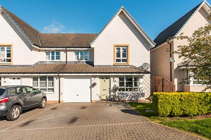 3 Bedroom Semi-detached Villa For Sale In Cowdenfoot Gardens, Dalkeith, EH22