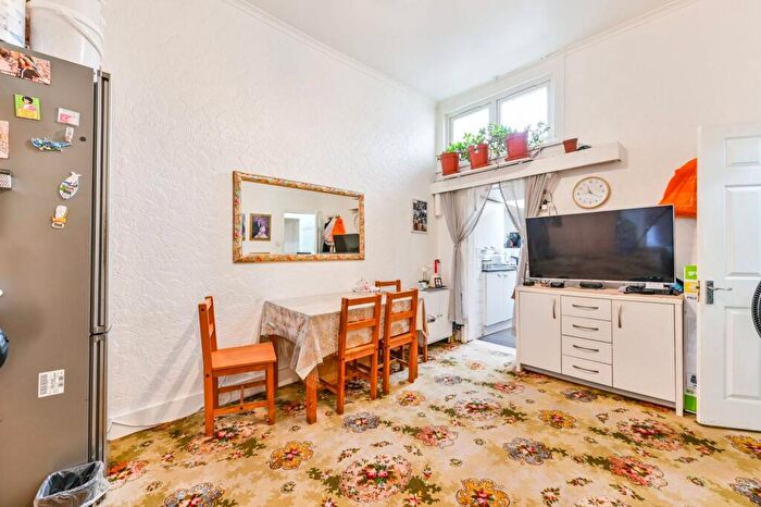 5 Bedroom House For Sale In Burma Road, Newington Green, , Newington Green, London, N16