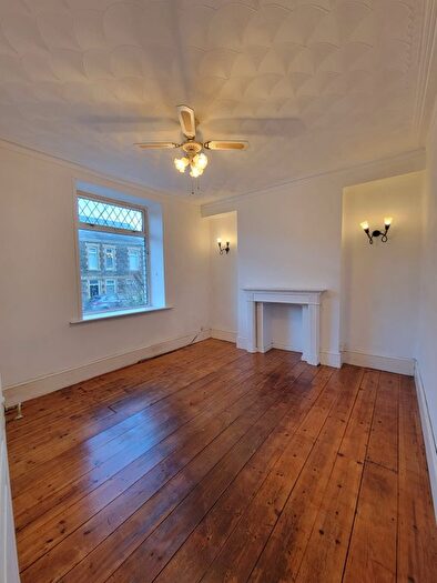 3 Bedroom Terraced House To Rent In Abergarwed, SA11