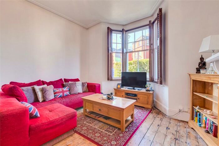 1 Bedroom Apartment To Rent In Cavendish Road, London, SW12