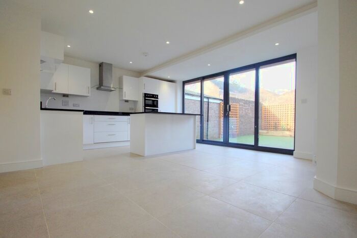 3 Bedroom Flat To Rent In Woodstock Road, Oxford, OX2